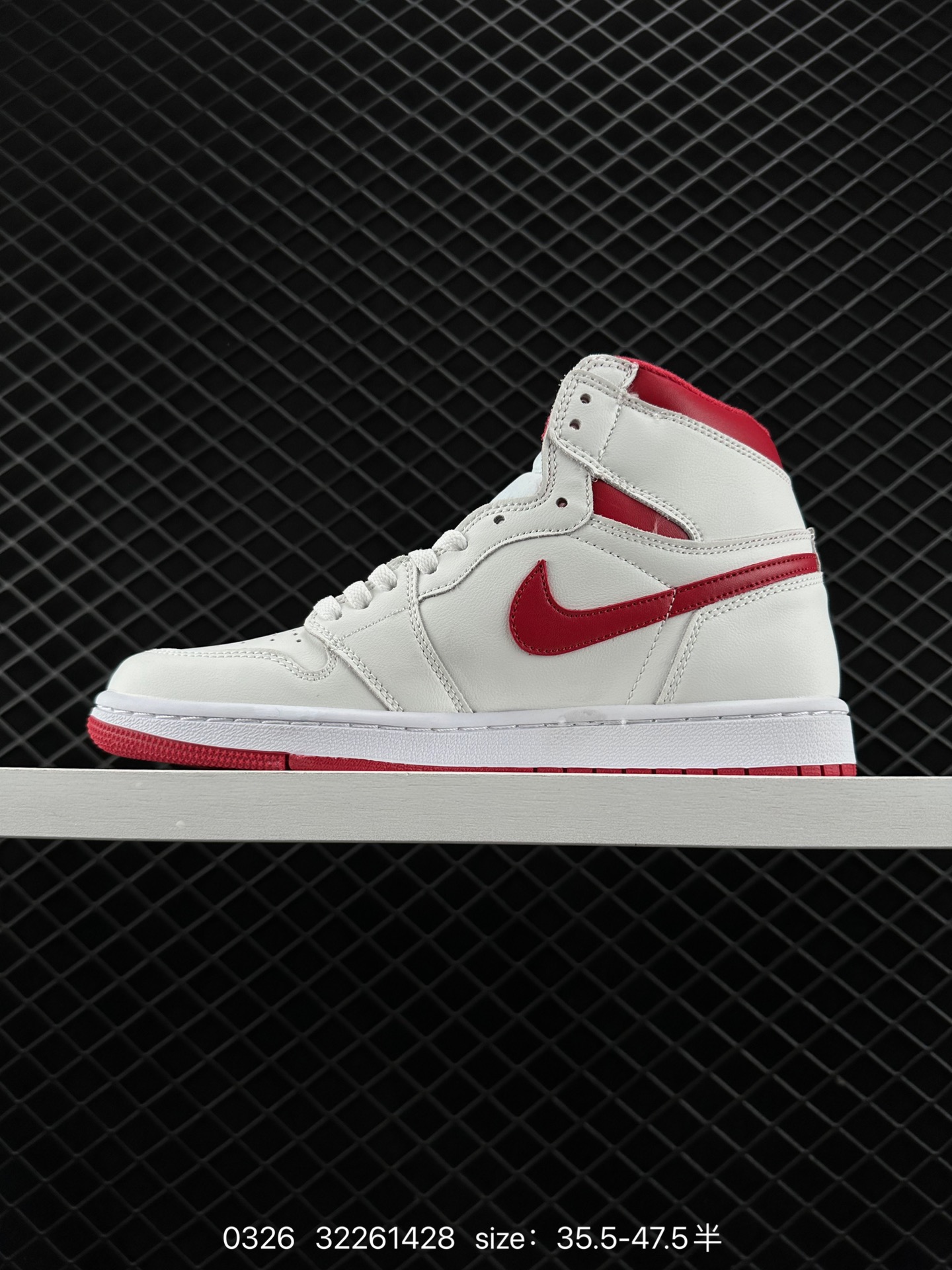 （NIKE）AIR JORDAN 1 MID